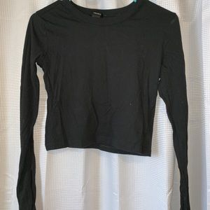 Plain black long sleeve crop top